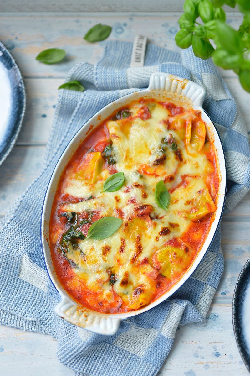 Recept "Ovenschotel met ravioli, mozzarella en spinazie" | njam!