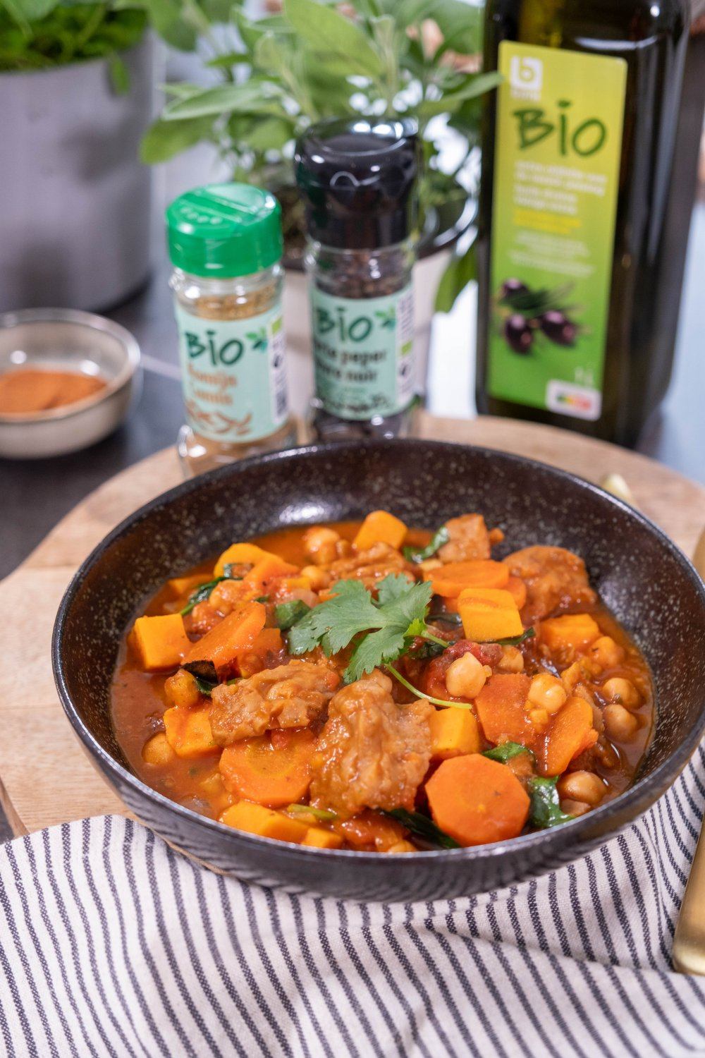 Vegan Marokkaanse stoof met seitan en kikkererwten