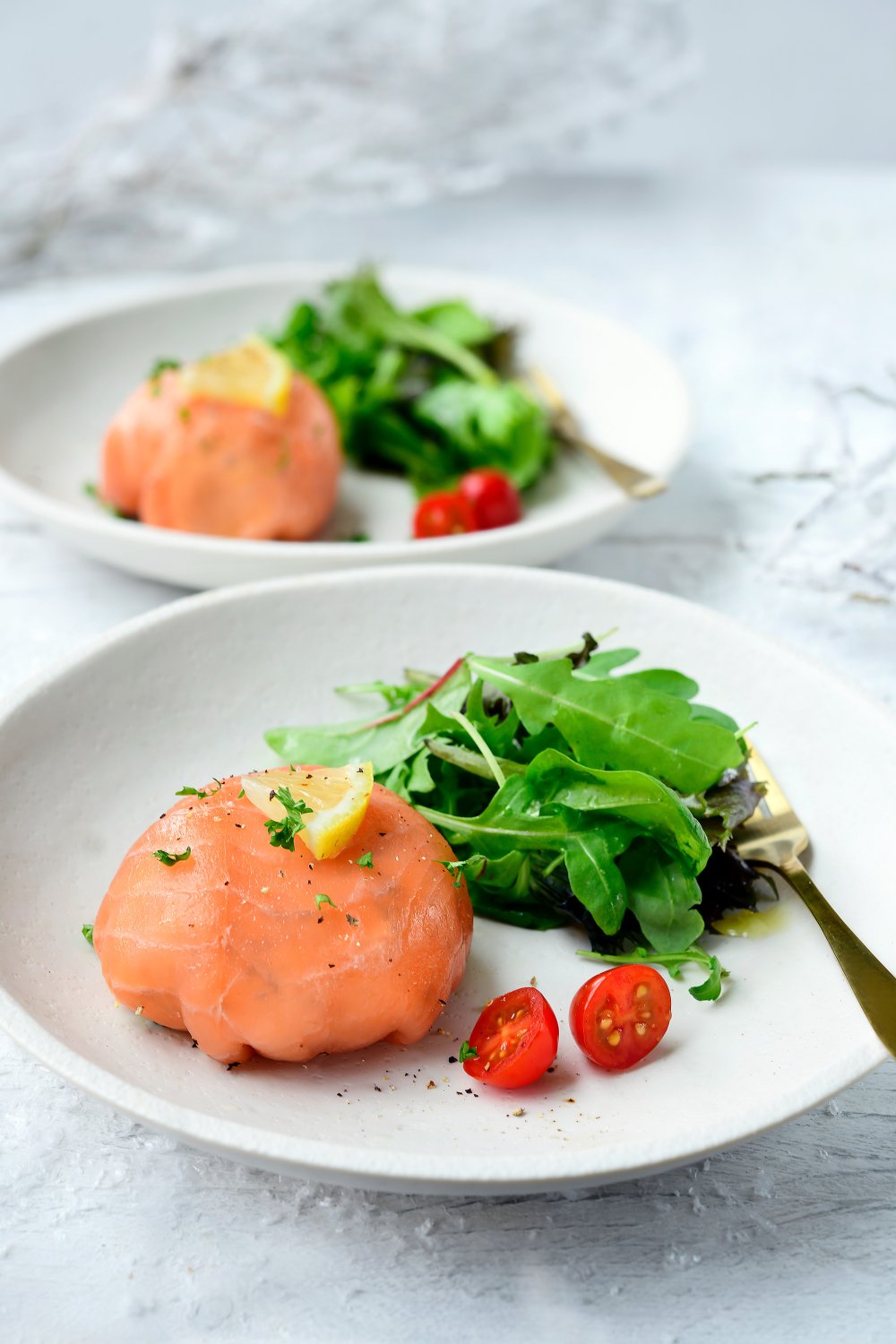 Gerookte zalm bonbon met kruidenmousse