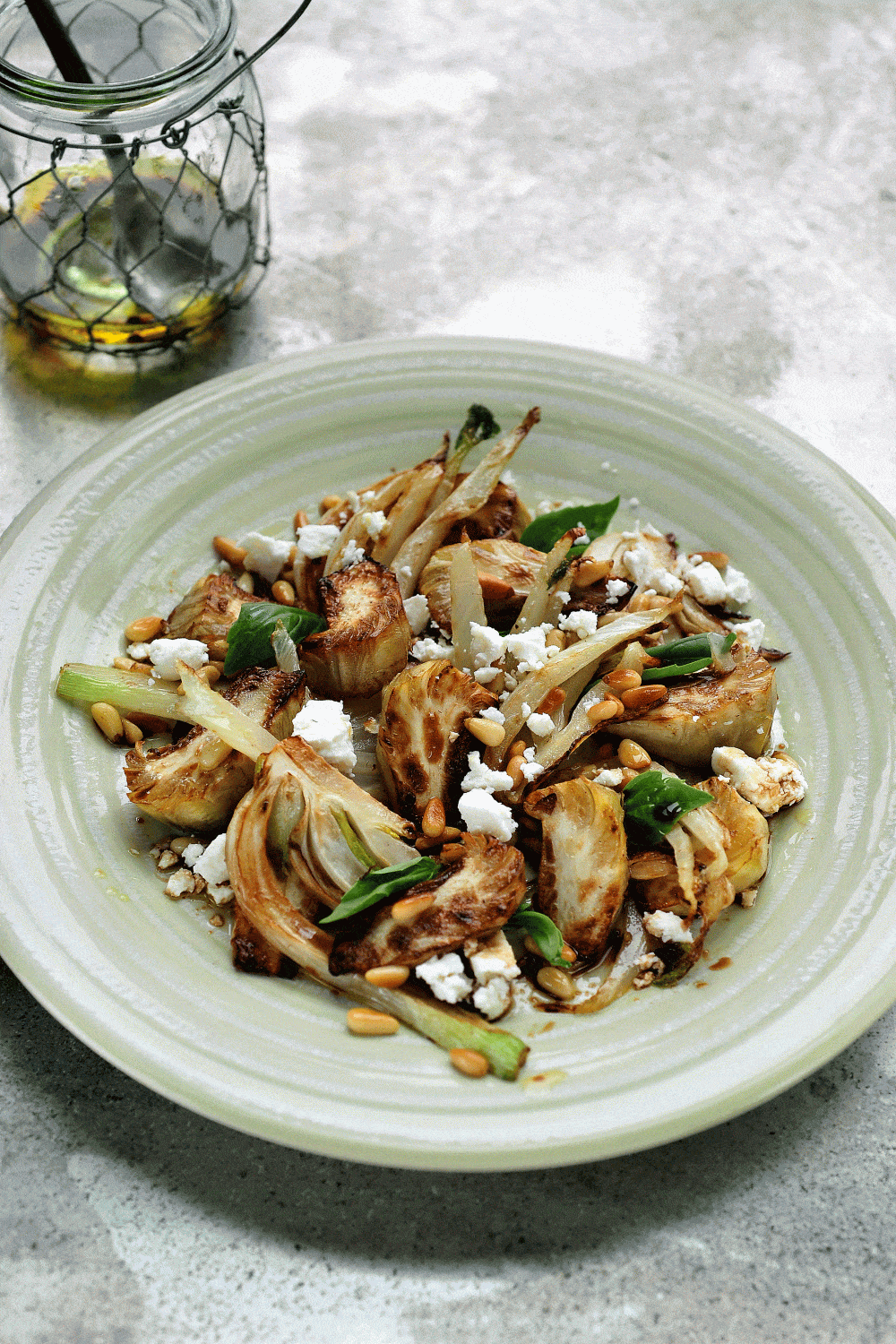 Salade van feta met geroosterde artisjok en venkel