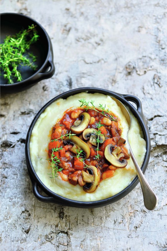 Knolselderpuree met champignons en witte bonen