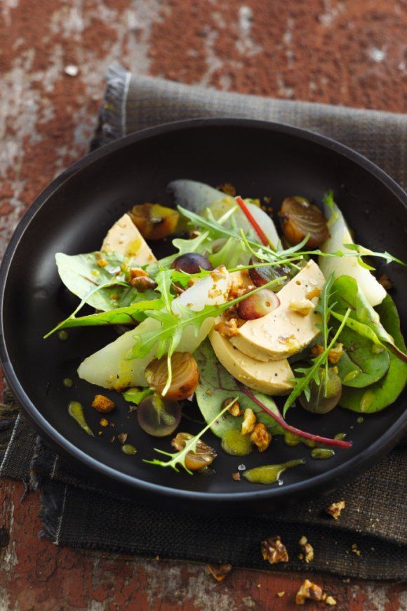 Herfstsalade met foie gras, peren en walnoten