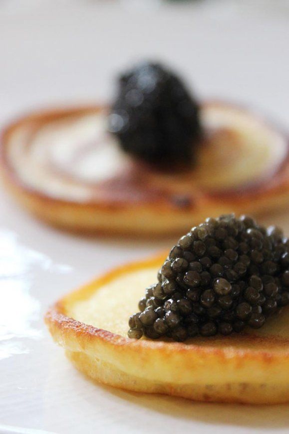 Aardappelpannenkoekjes met kaviaar