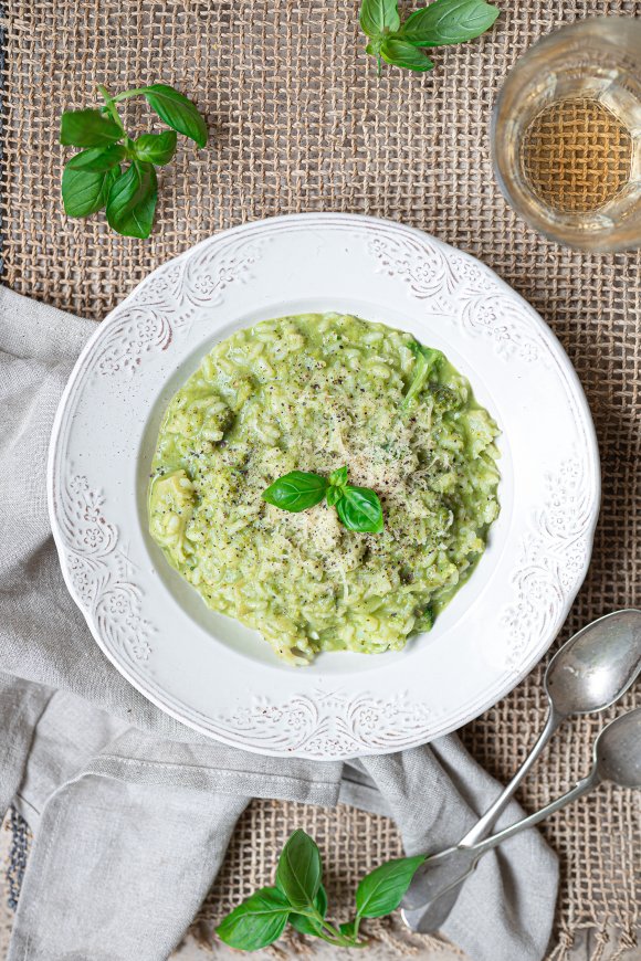 Vegan cheesy broccoli risotto