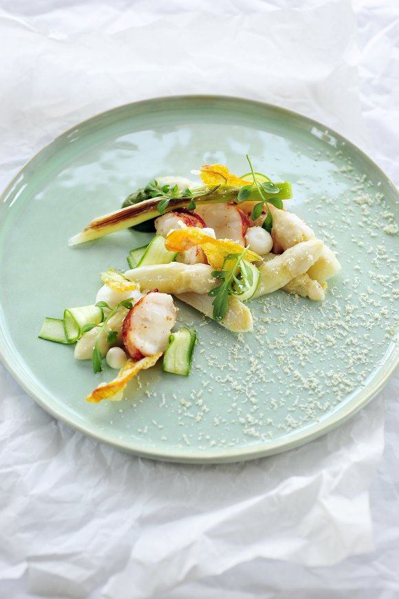 Asperges met Oosterscheldekreeft en courgette