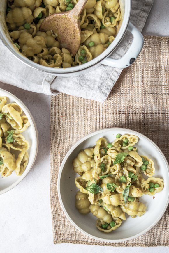 Vegan pasta met doperwten