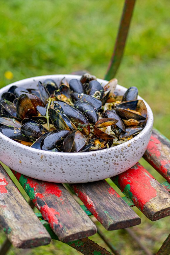 Gestoomde mosselen à la plancha 'in't zuur'