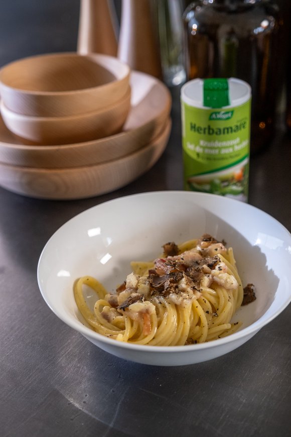 Pasta carbonara met paling en truffel