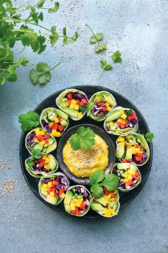 Veggie rolls met mango-currydressing