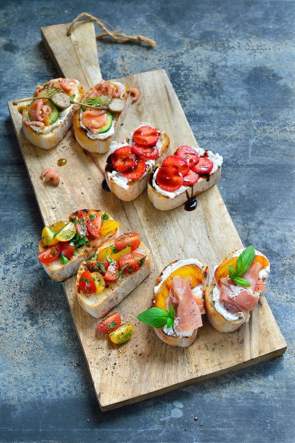 Crostini met tomatensalsa