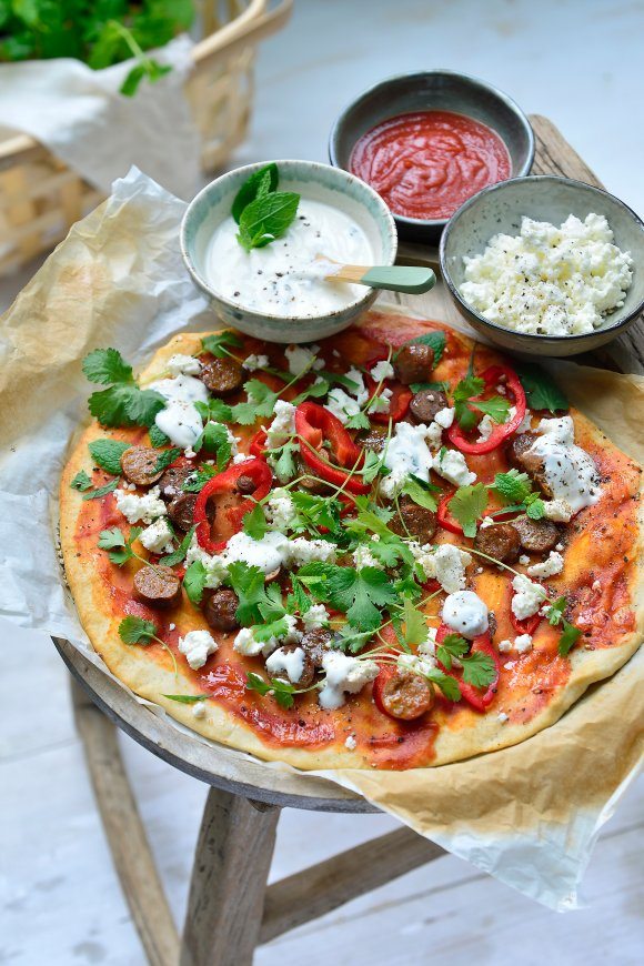 Pizza met merguez en feta