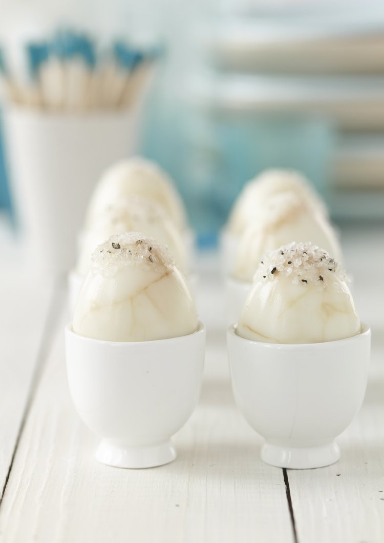 Gemarmerde eitjes met kruidenzout